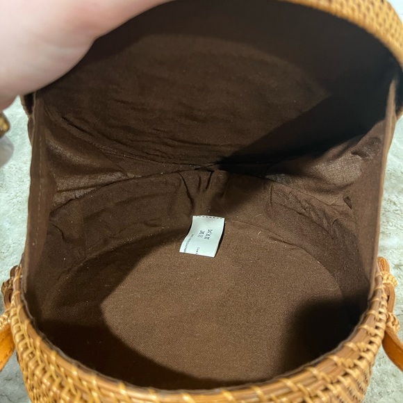 Round Rattan Purse - Picture 4 of 5